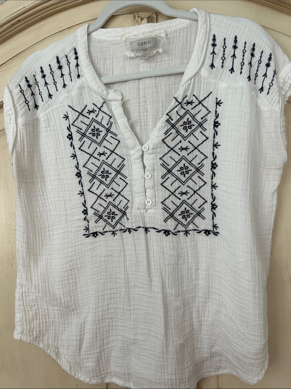 Cupio White Gauze Button-Front Top with Navy Embroidery